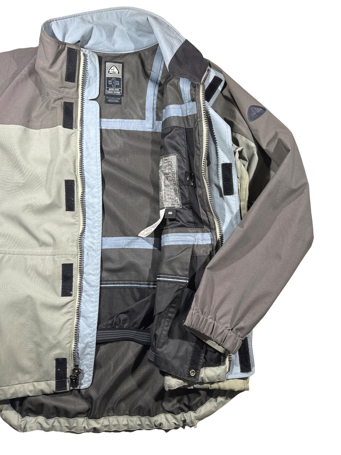 Vintage Nike ACG Shell Jacket - L