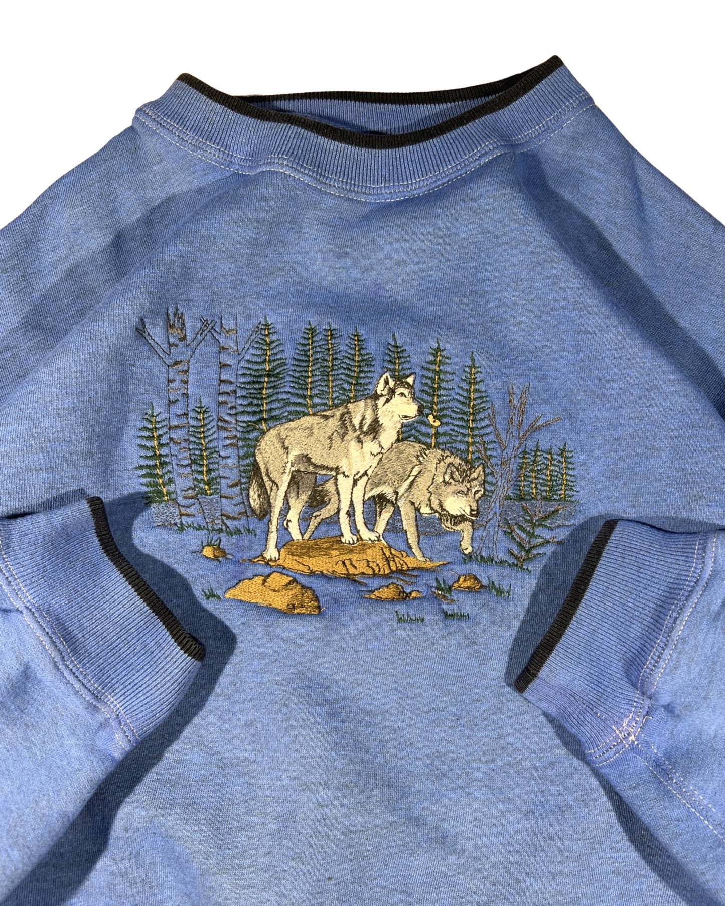 Wolf Embroidered Crew - M